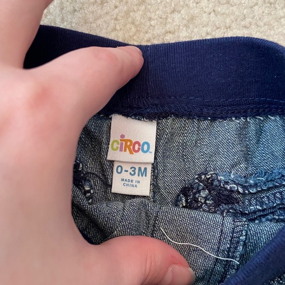 Denim shorts - Picture 2 of 3